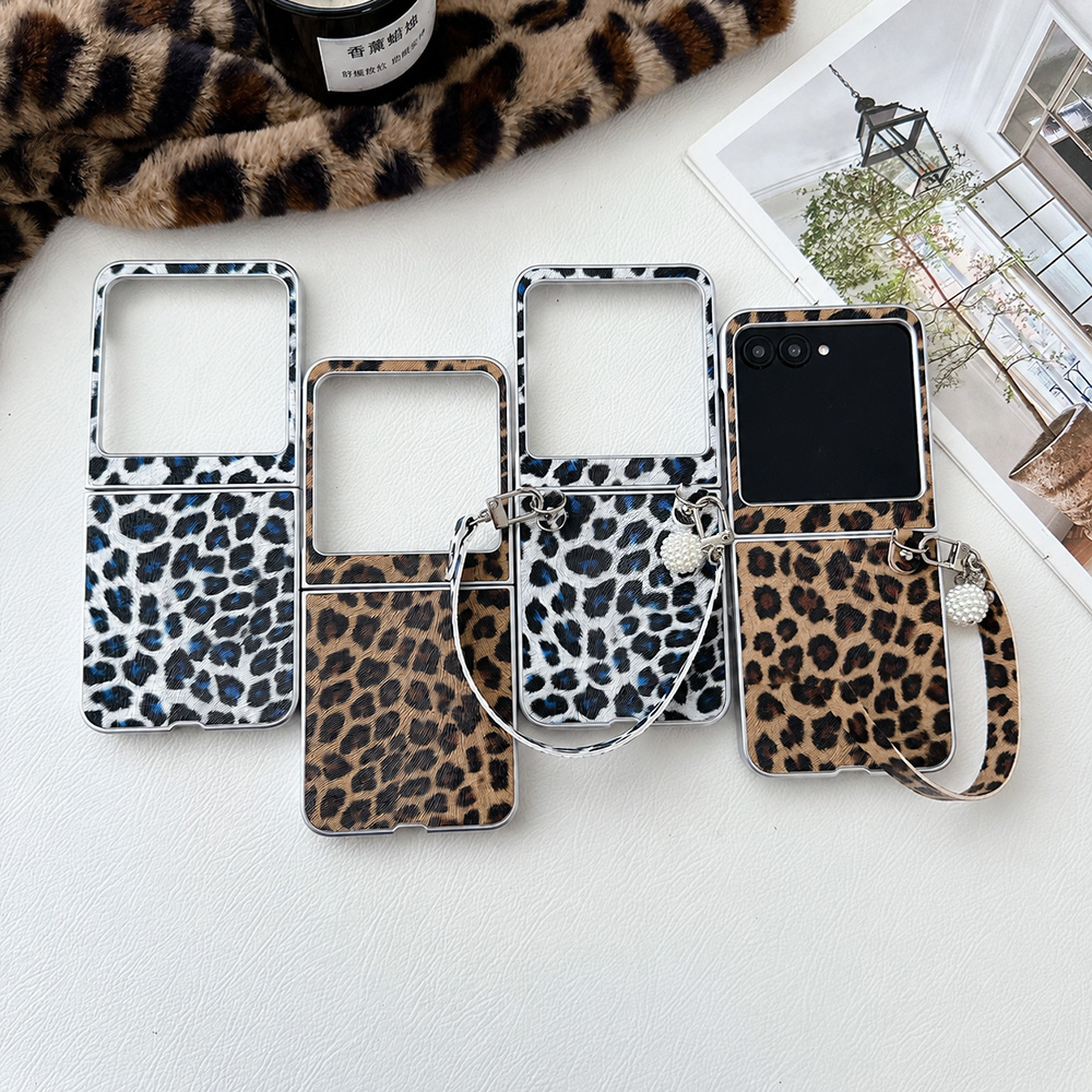 Men Accessories Photos - حافظة هاتف قابلة للطي بطبعة جلد