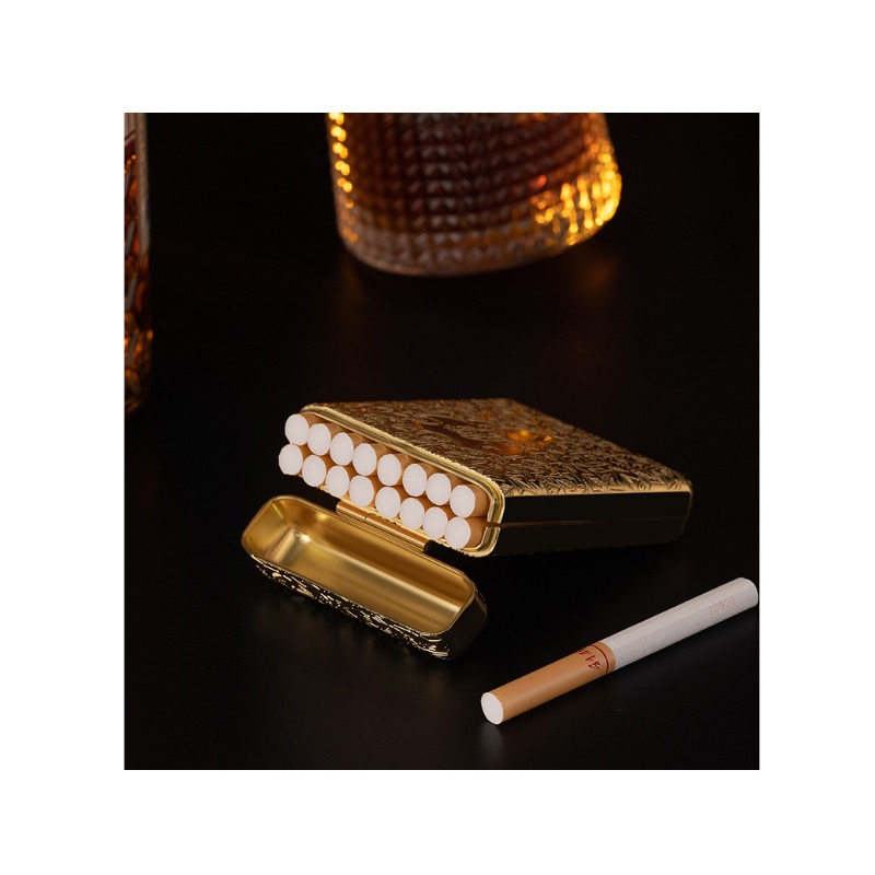 علبة سجائر معدنية منقوشة بتصمي - مراجعة Men Accessories Pack وسعره