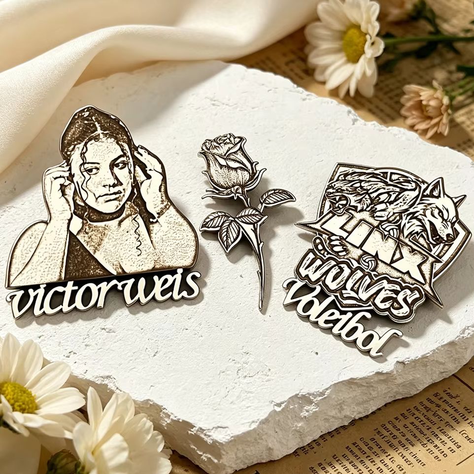 بروش معدني مخصص للرجال بتصميم  - مراجعة Men Accessories Photos وسعره